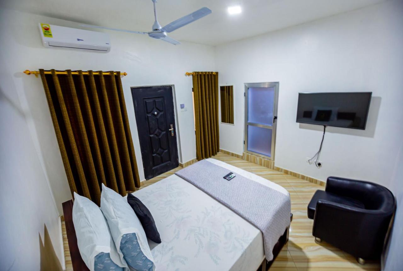 Nap Apartment Hotel Dansoman Экстерьер фото