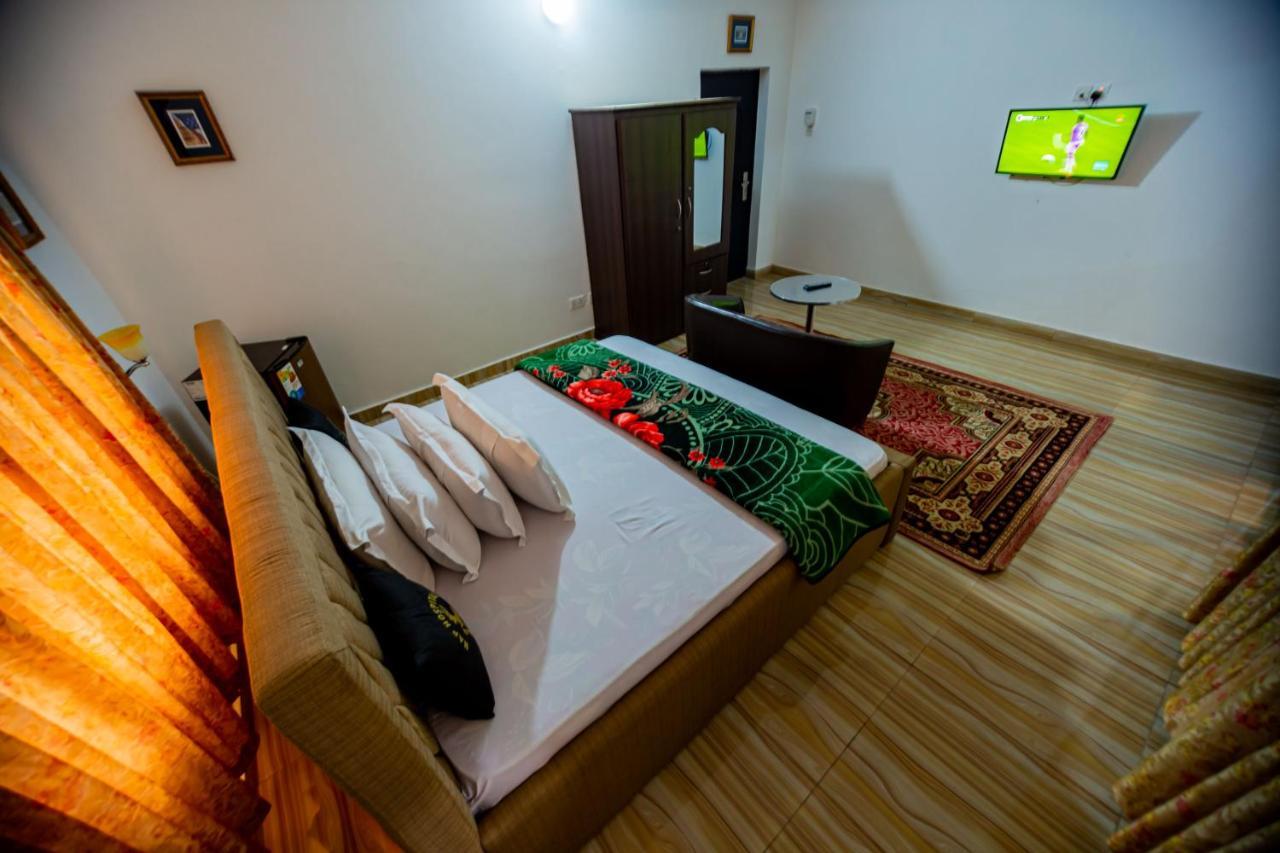 Nap Apartment Hotel Dansoman Экстерьер фото