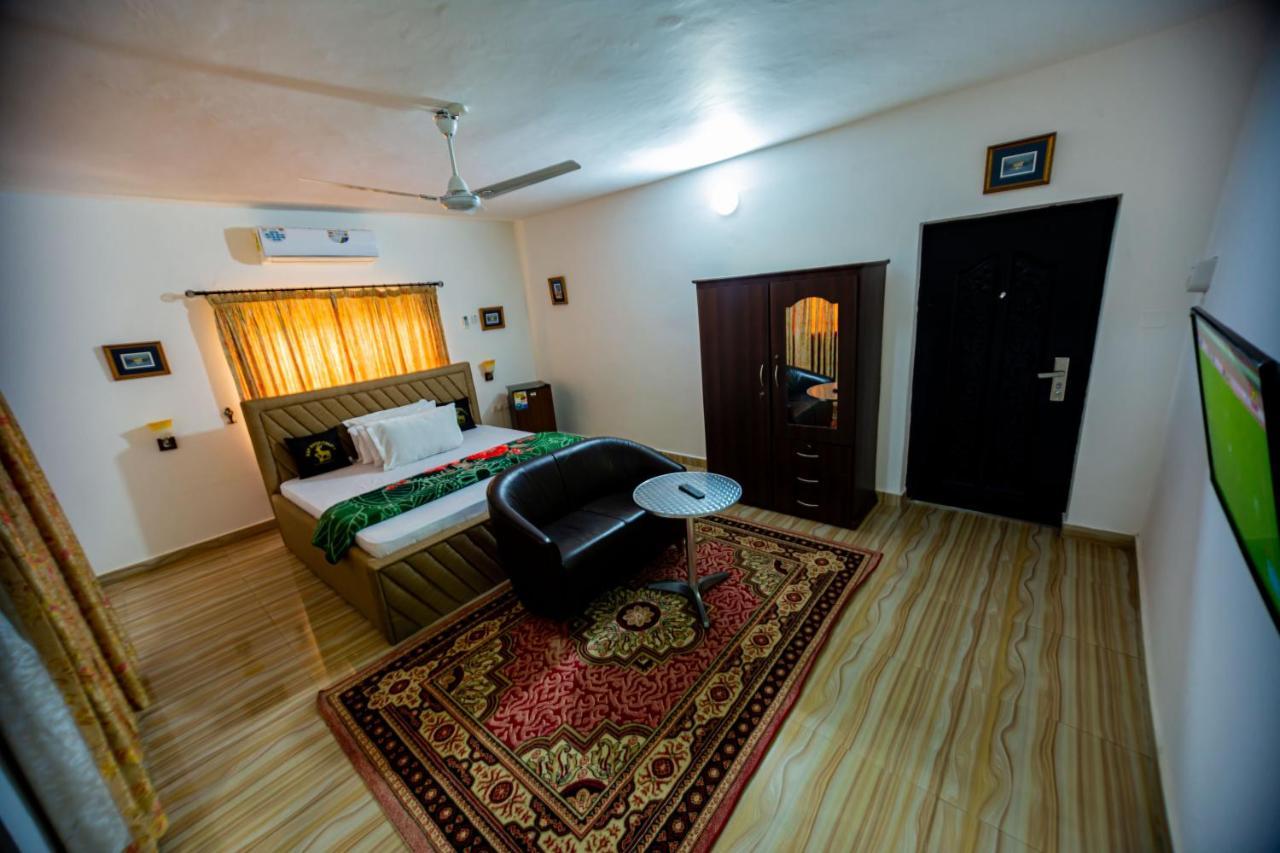 Nap Apartment Hotel Dansoman Экстерьер фото