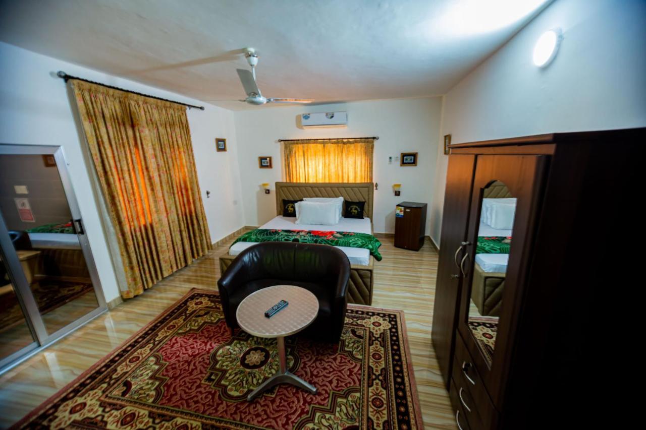 Nap Apartment Hotel Dansoman Экстерьер фото